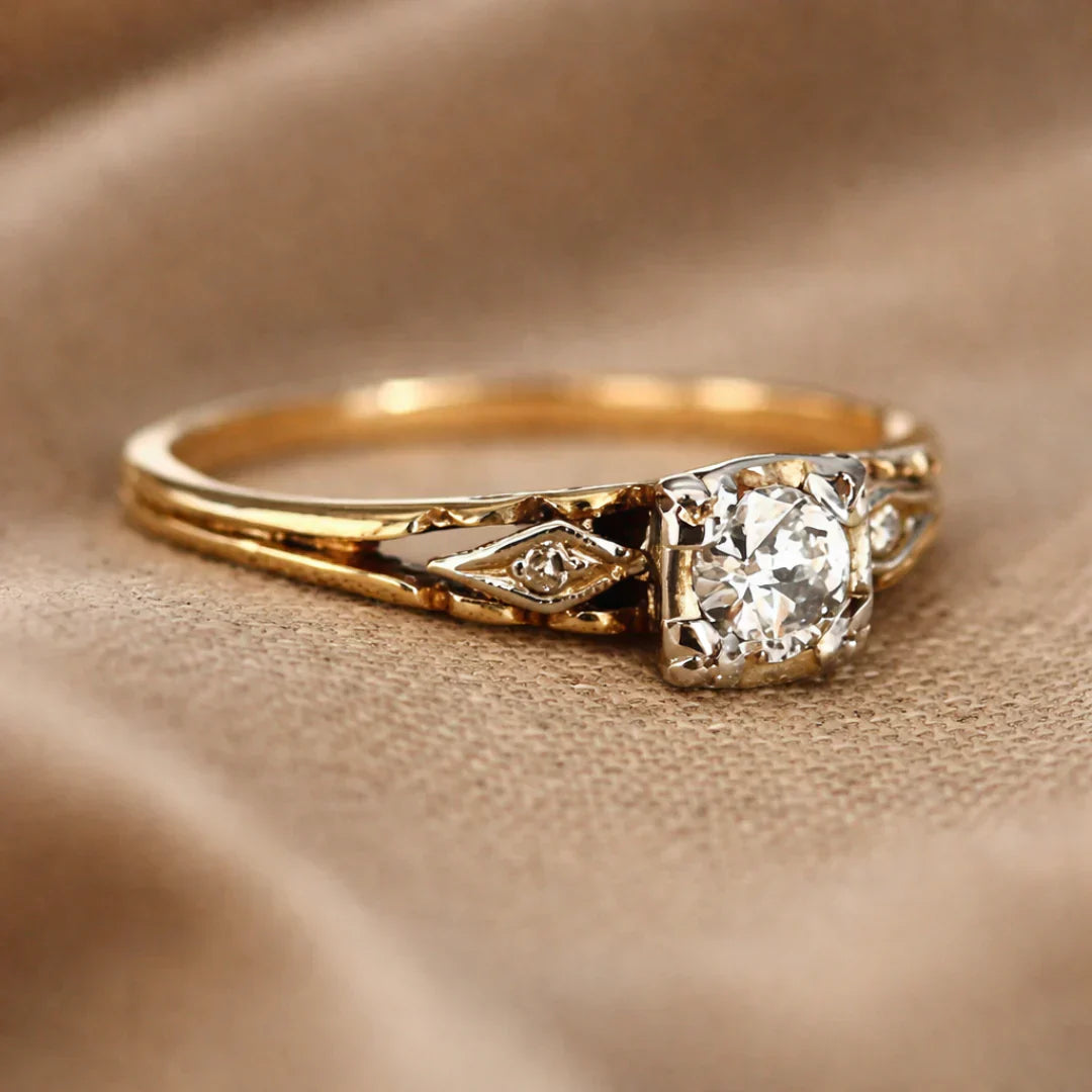 Delikatny Pierścionek Vintage z Cyrkonią
