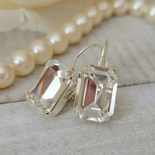 Eleganckie kolczyki vintage z dużymi przezroczystymi prostokątnymi kryształami