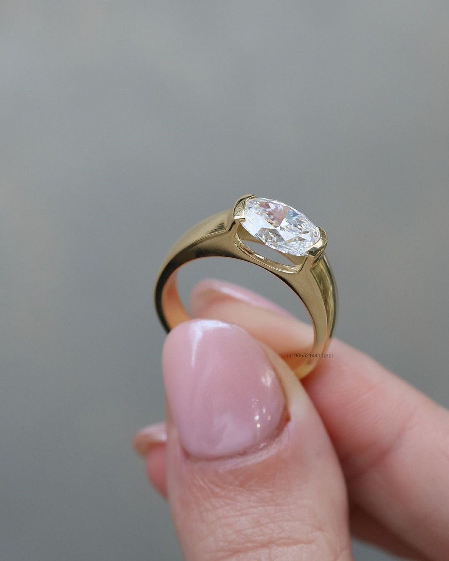 Pierścionek Vintage z Cyrkonią – Ponadczasowa Elegancja