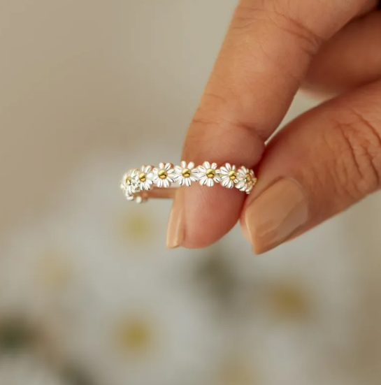Pierścionek ze stokrotką Little Daisy