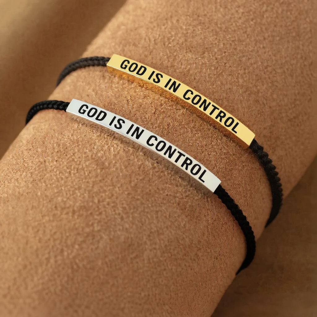 God is in Control | Bransoletka motywacyjna z przesłaniem