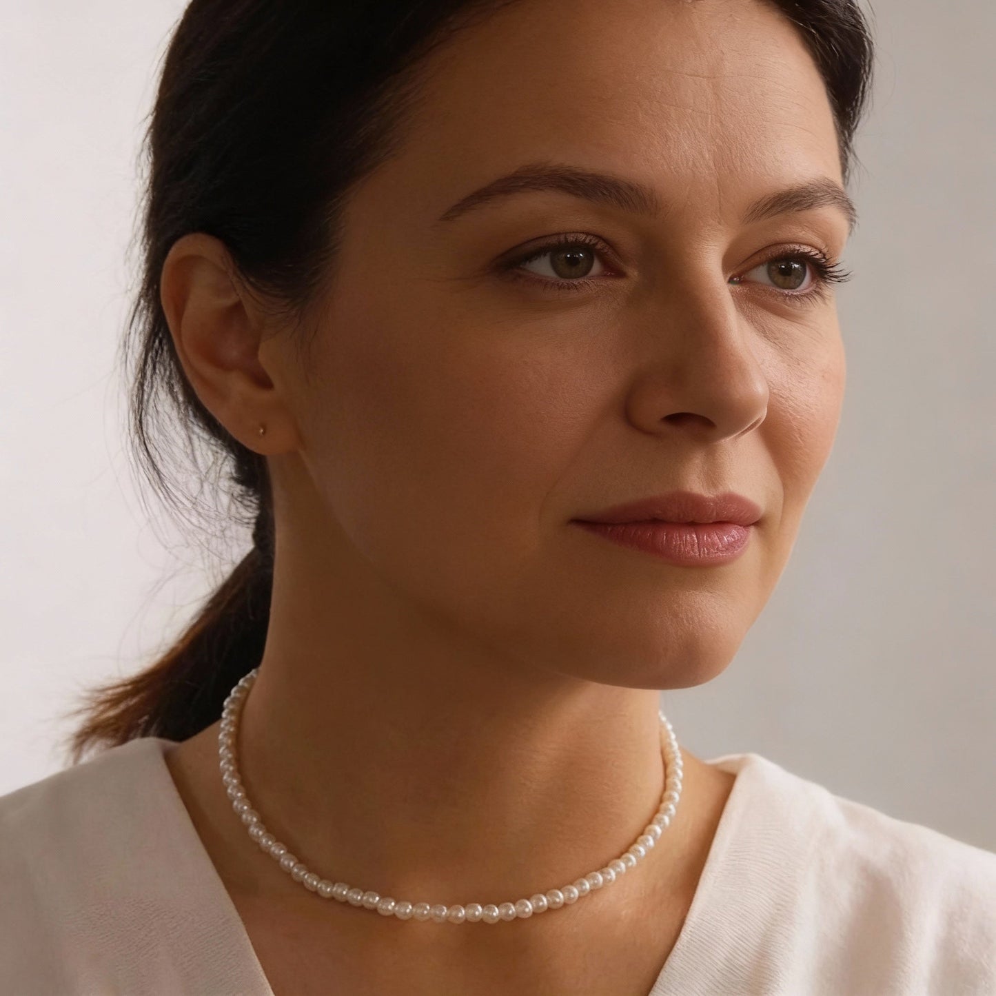 Elegancki naszyjnik z pereł dla kobiet, klasyczny styl choker